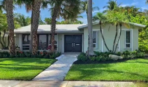 747 N Northlake House